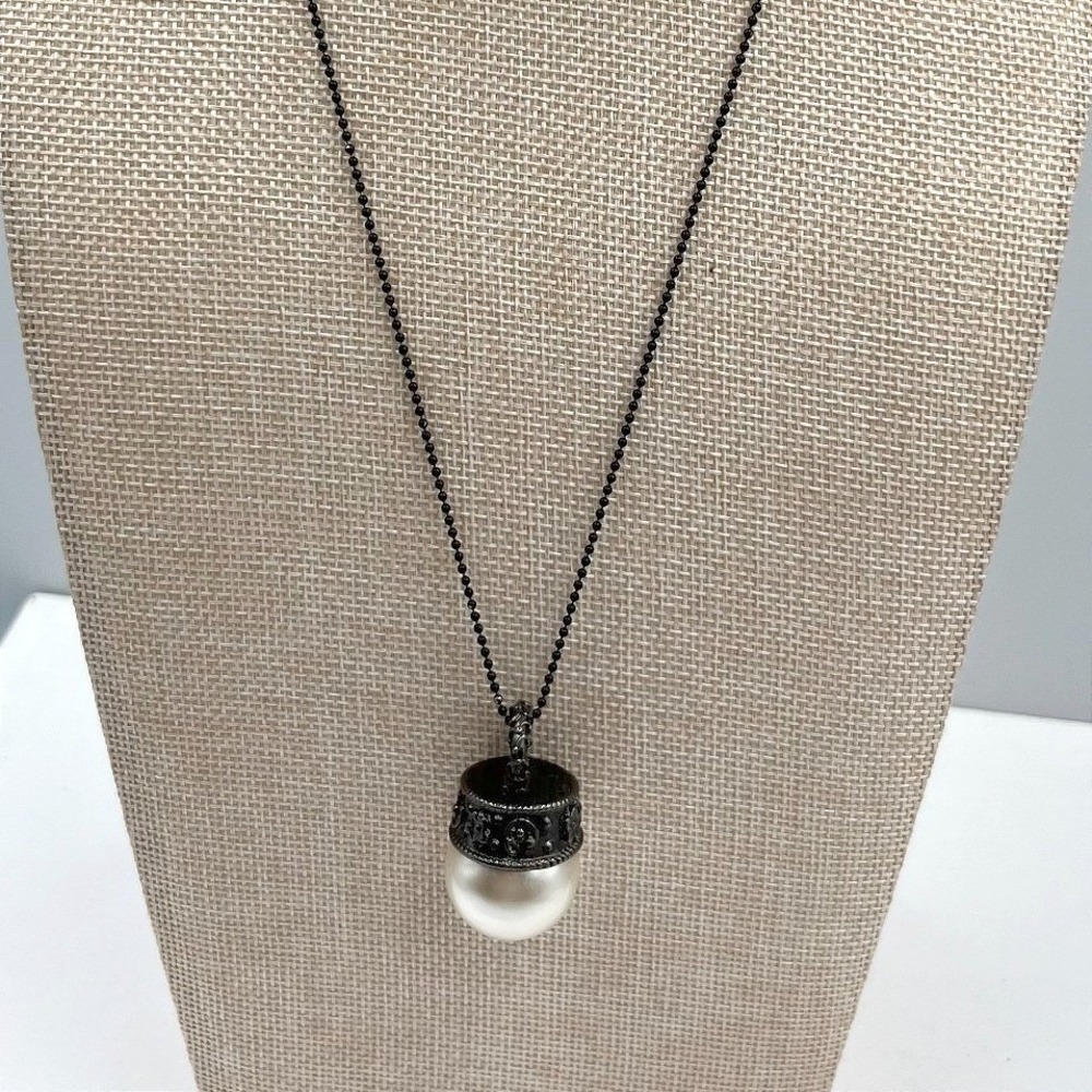 Vintageā Faux Pearl Pendant Necklace Black Ball Chain Ornate Filigree Cap Large